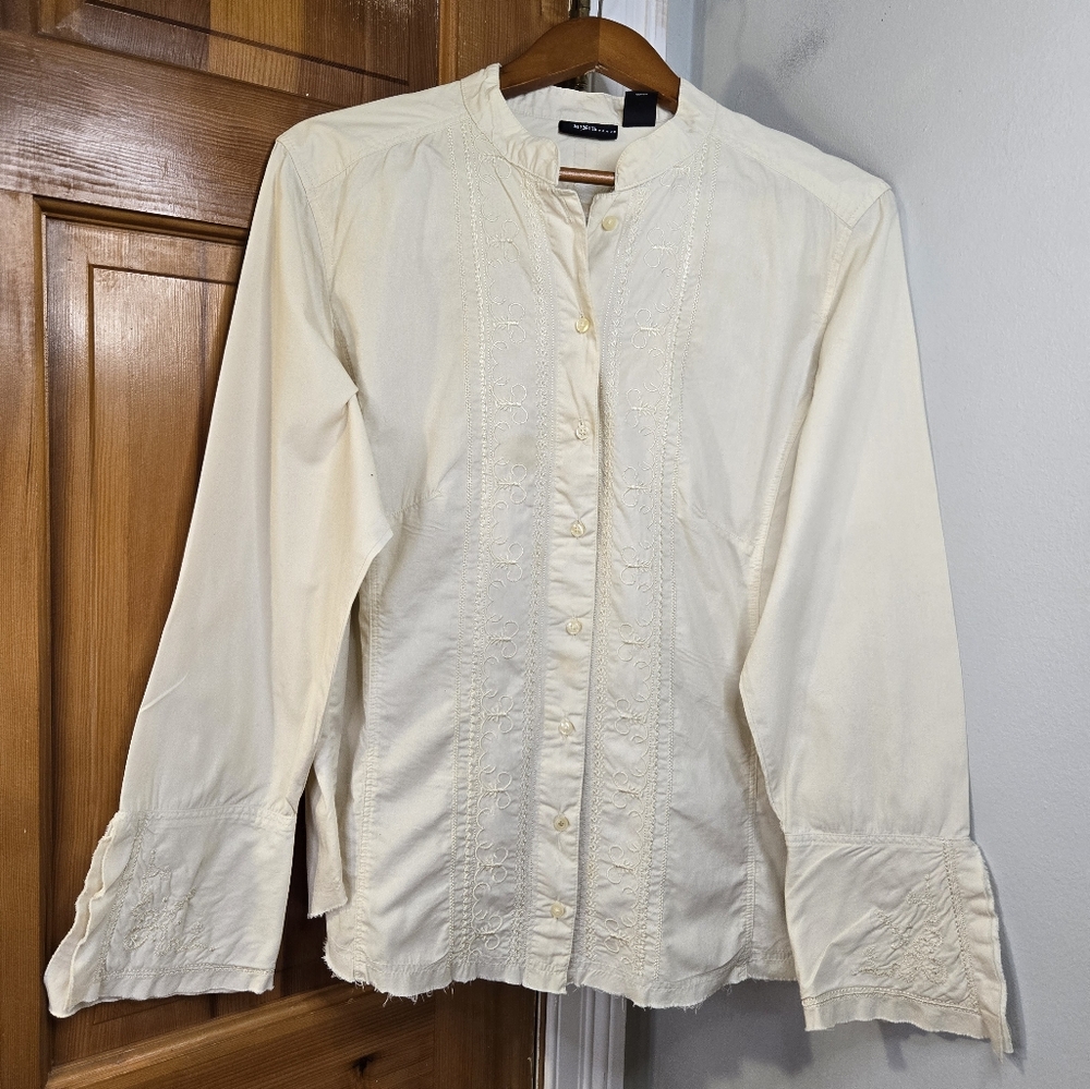Mix It Women's Embroidered Collarless Long Sleeve Button Up Top *flaws*